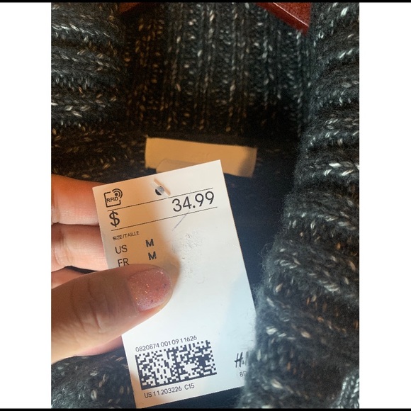H&M TurtleNeck Knit Sweater - Picture 2 of 5
